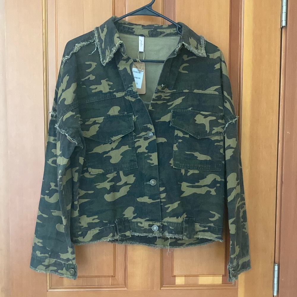 Green and Brown Utility Jacket with Camouflage Print NWT Jardin size Small